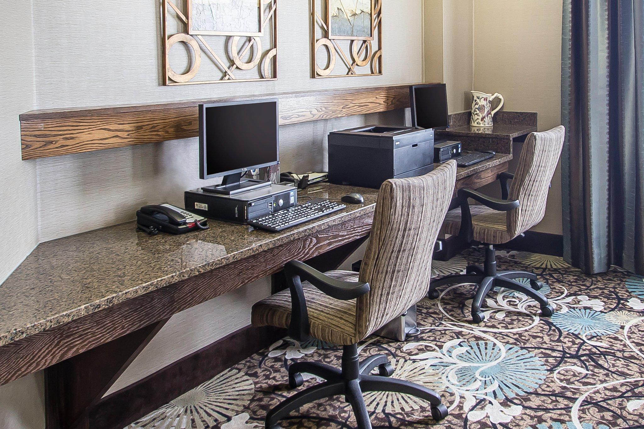 Comfort I-94 Hotel 3*