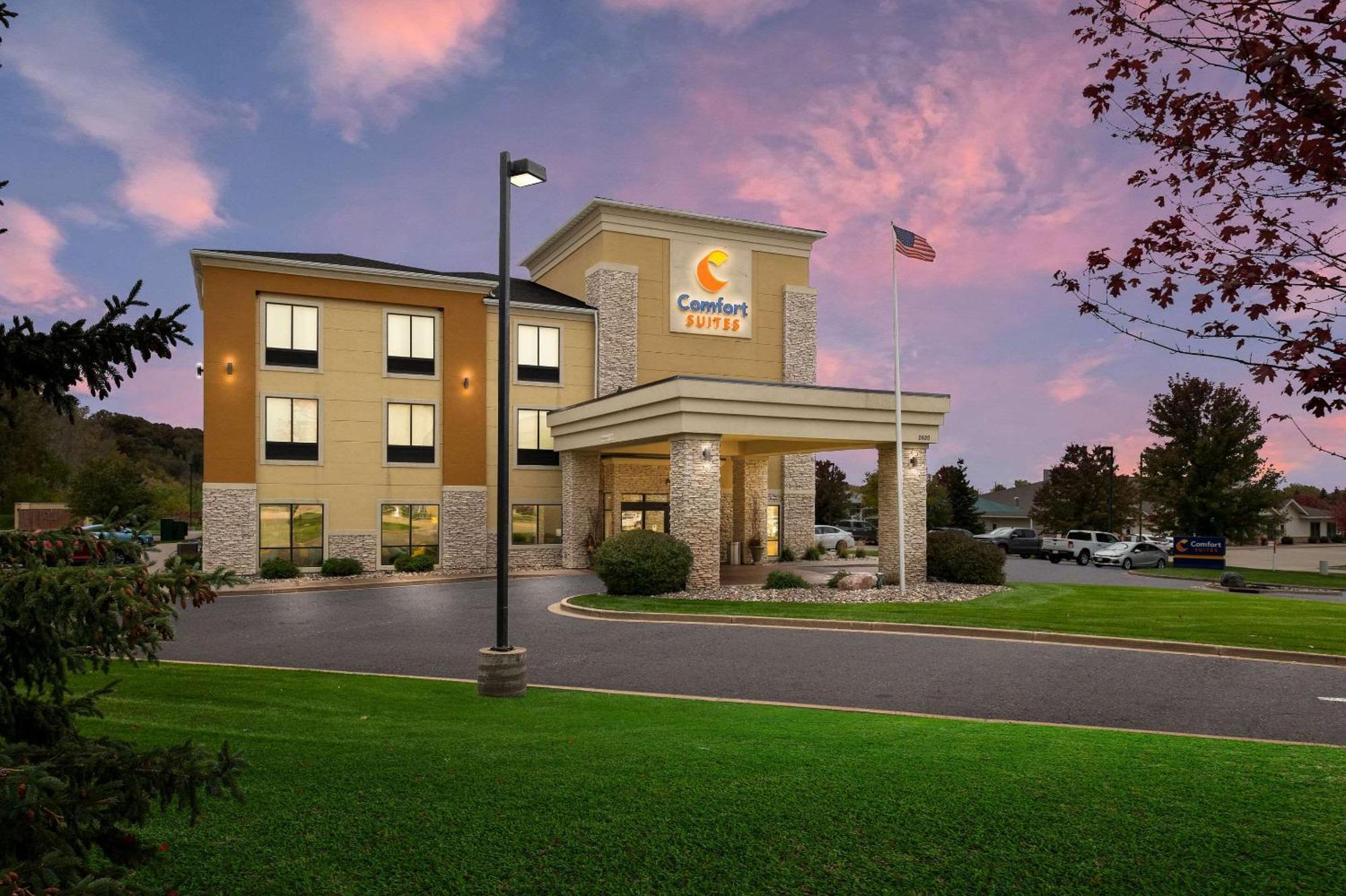 Comfort I-94 Hotel 3*
