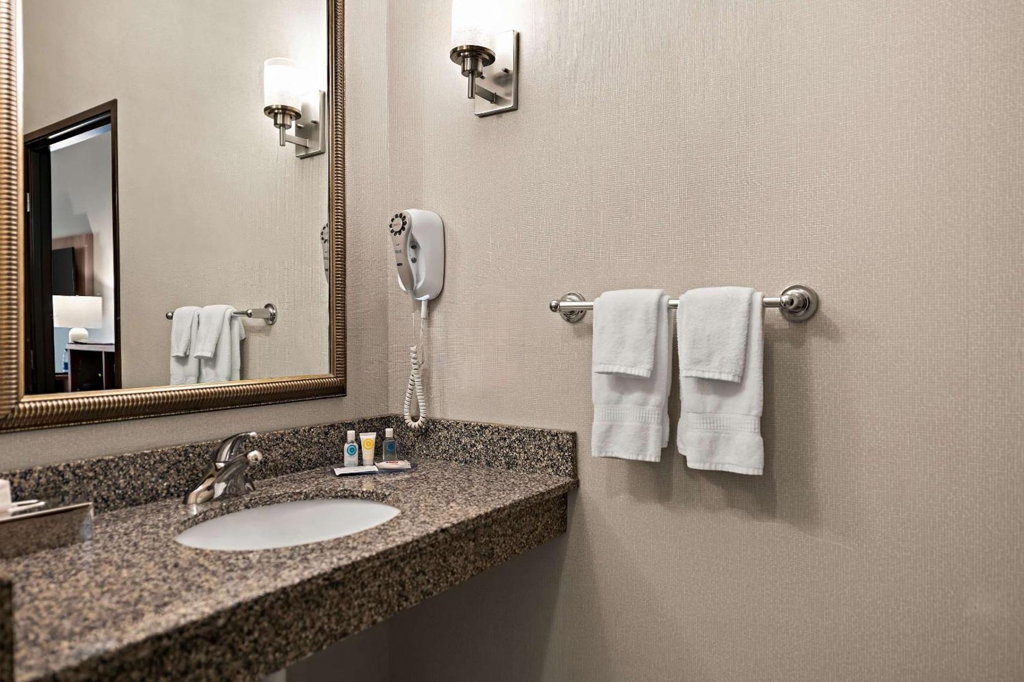 Comfort I-94 Hotel Hudson