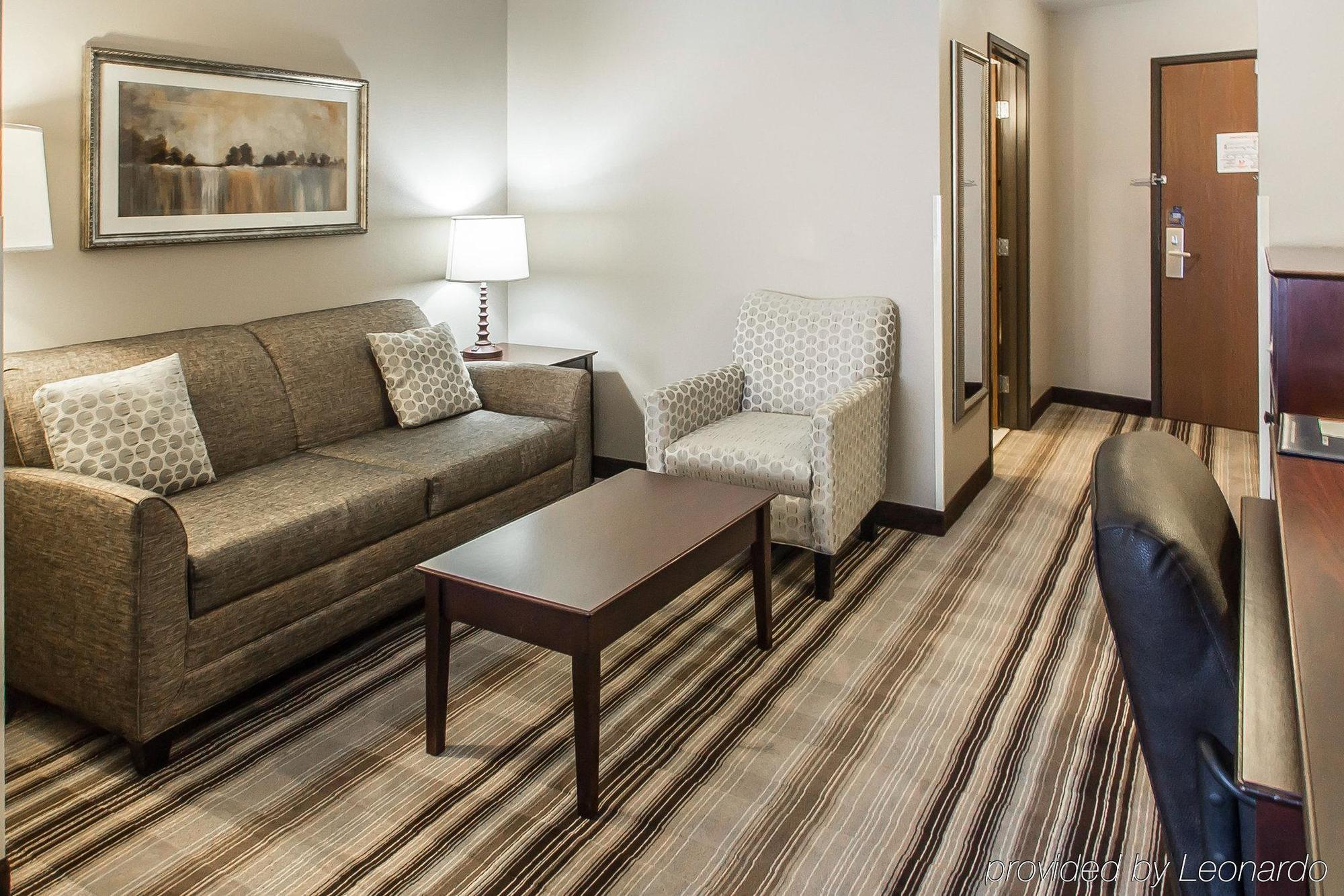 Comfort I-94 Hotel